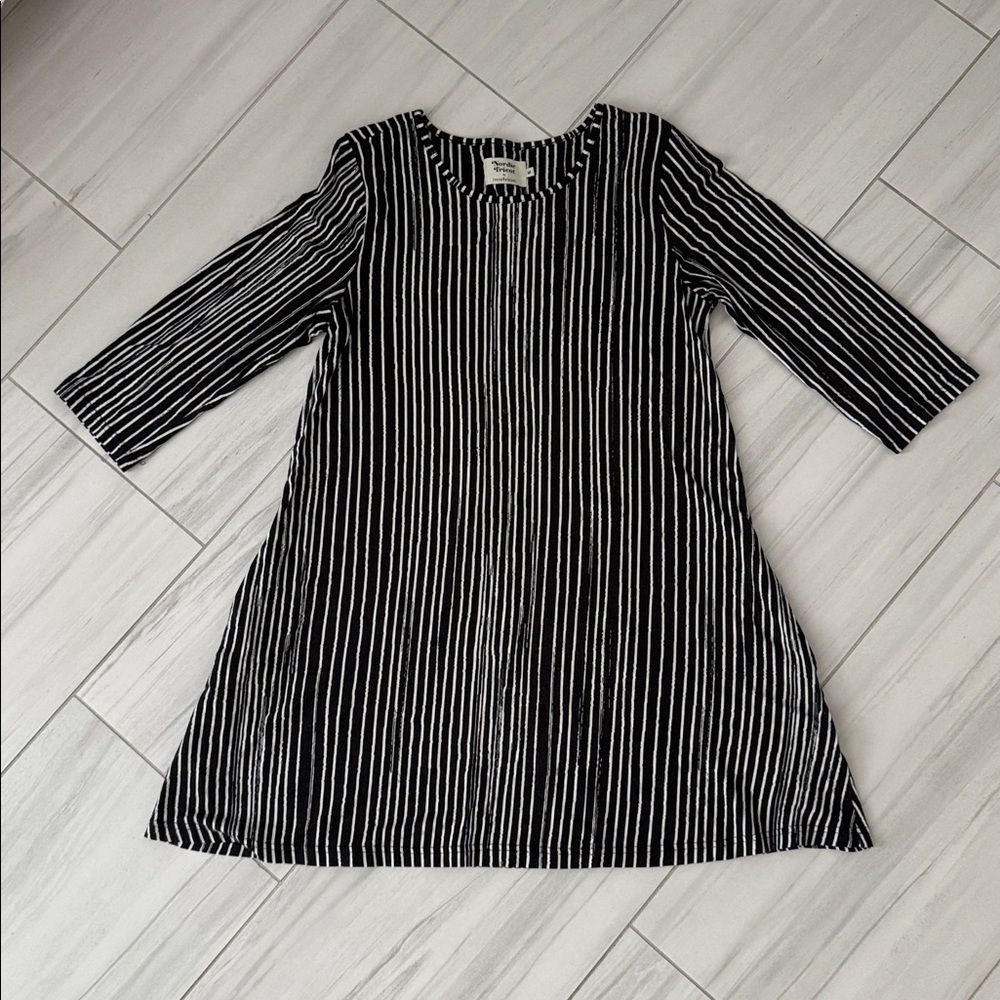 Nordic Tricot by Ivana Helsinki Mini Black White Striped Dress with 3/4 Sleeves - Picture 10 of 14